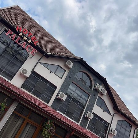 Hotel Palace Târgu Jiu エクステリア 写真