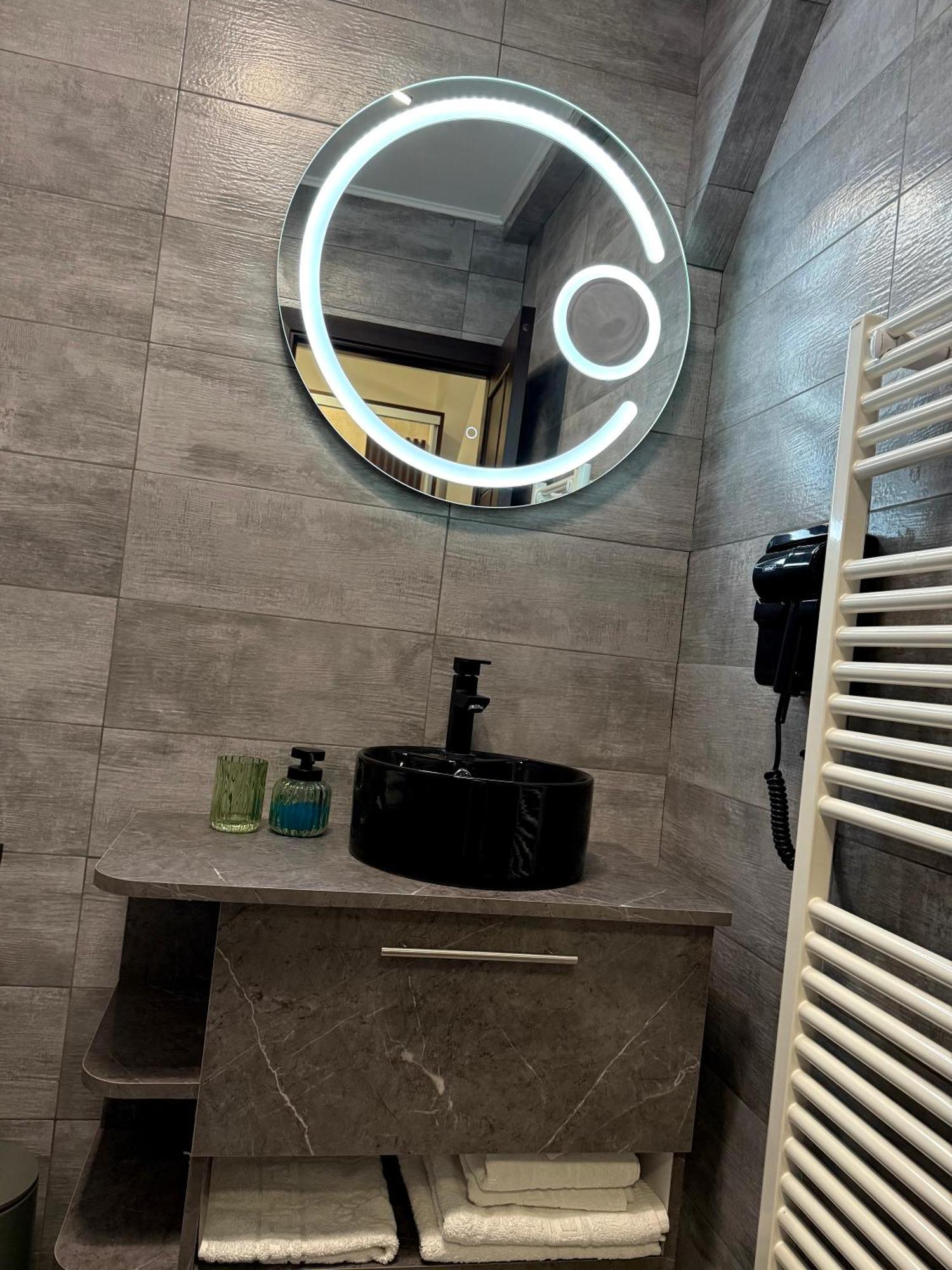 Hotel Palace Târgu Jiu エクステリア 写真