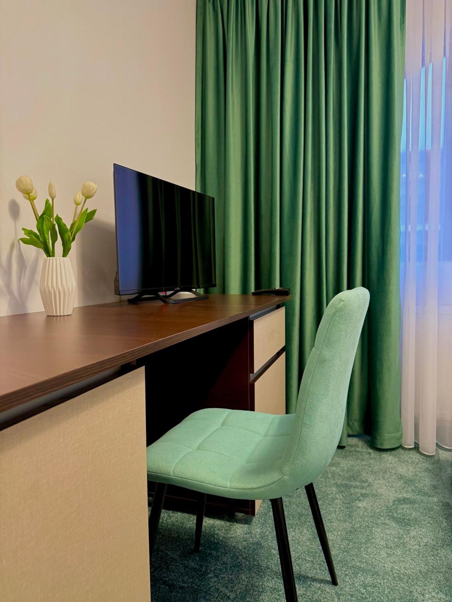Hotel Palace Târgu Jiu エクステリア 写真